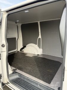 VW T6 Transporter mieten Schaafheim | ab 15€/h – RENTAX img 5050